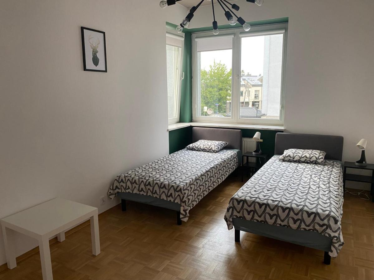 Pokoje Nowoursynowska Hostel Warsaw Exterior photo