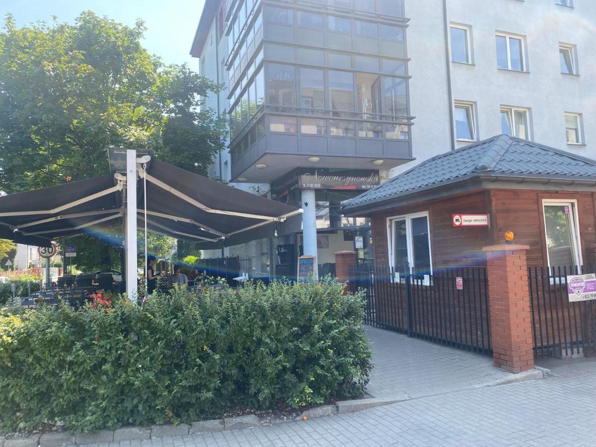 Pokoje Nowoursynowska Hostel Warsaw Exterior photo
