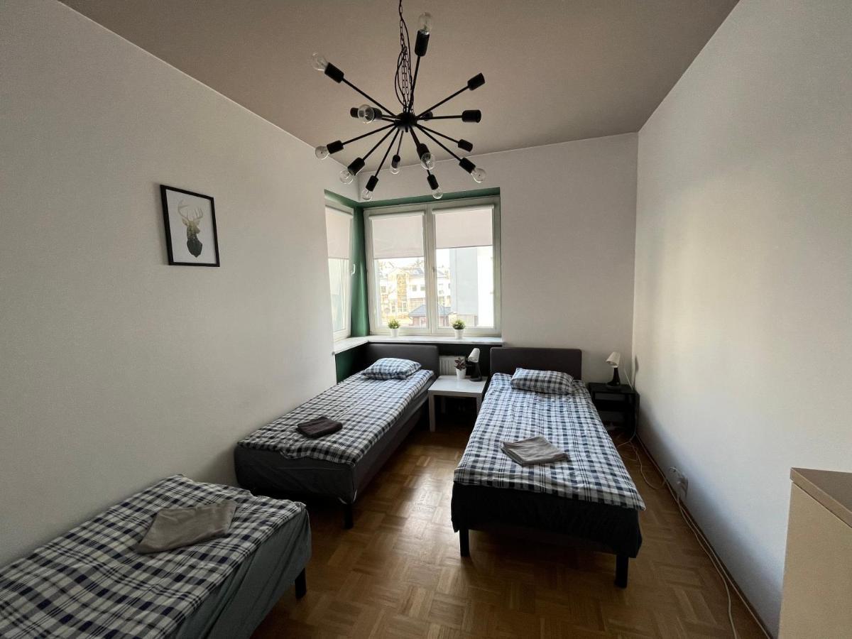 Pokoje Nowoursynowska Hostel Warsaw Exterior photo